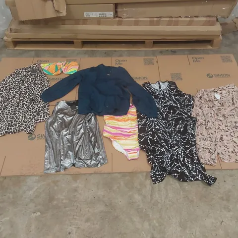 PALLET CONTAINING APPROXIMATELY 650X BRAND NEW ASSORTED DESIGNER CLOTHING ITEMS INCLUDING: JD WILLIAMS BATHING SUIT, TOPS, DRESSES ECT