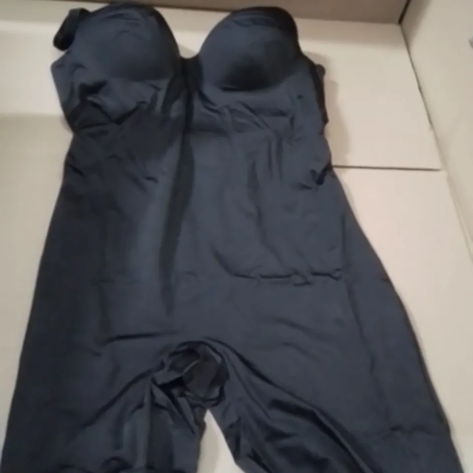 BOXED BRAND NEW APPROXIMATELY 3 MAGISCULPT BLACK BODYSUIT SIZE 38E