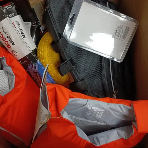 BOX OF ASSORTED CAR ITEMS TO INCLUDE - TOOLS - VEST - WIPER BLADES