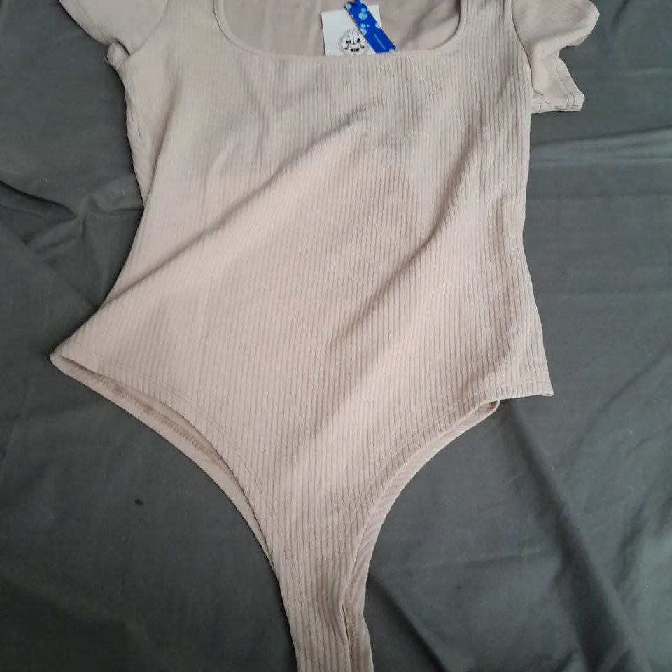 CIDER TEXTURED BODYSUIT IN BEIGE - XL