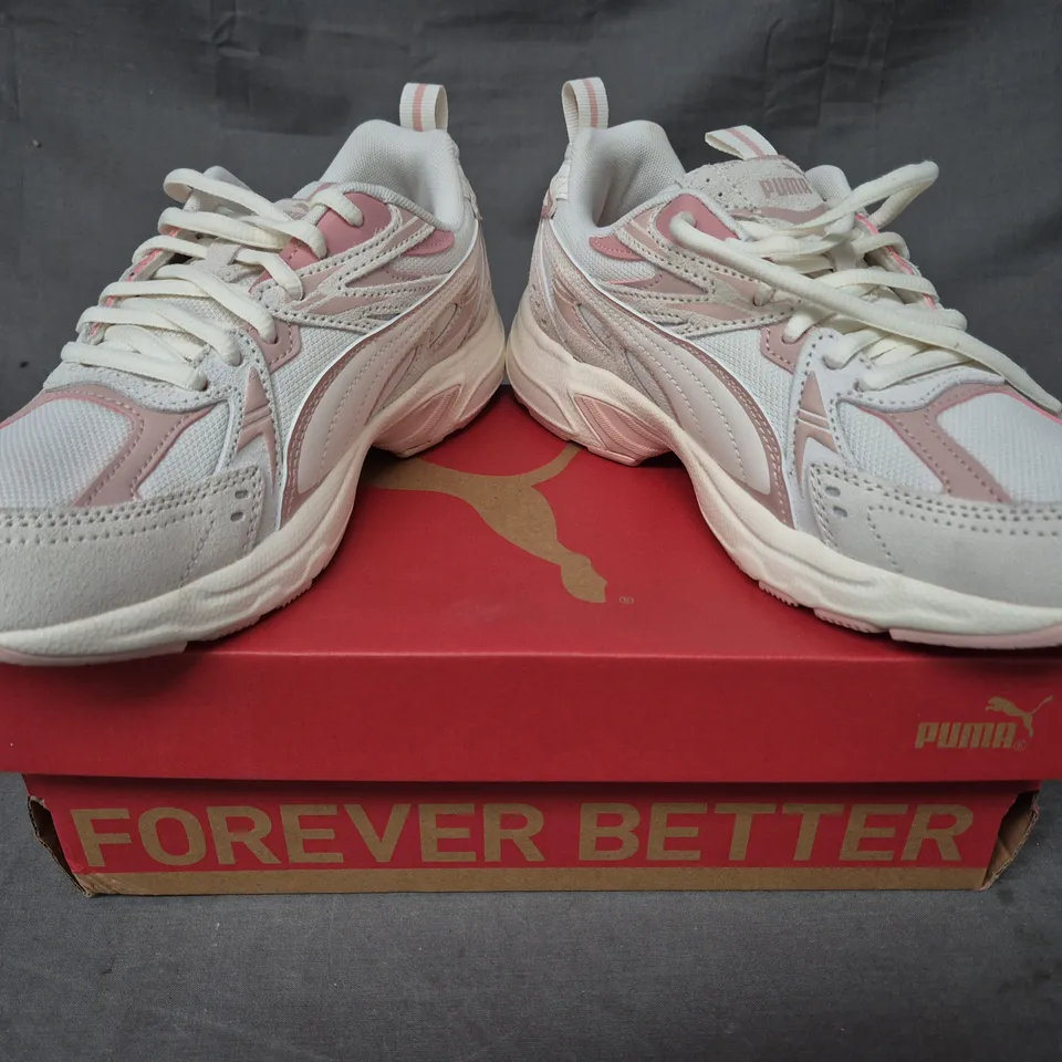 BOXED PAIR OF PUMA SHOES IN CREAM/ROSE UK SIZE 4