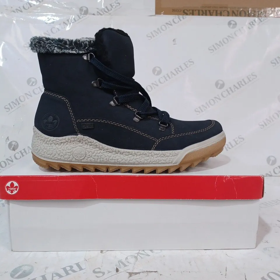 BOXED PAIR OF RIEKER WARM HIKING BOOTS IN NAVY - 6.5