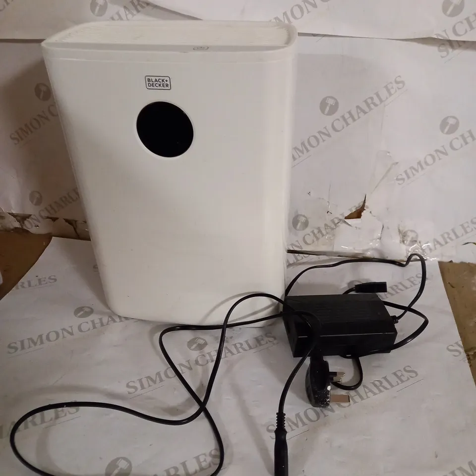BLACK AND DECKER 2-LITRE DEHUMIDIFIER WITH AIR PURIFIER