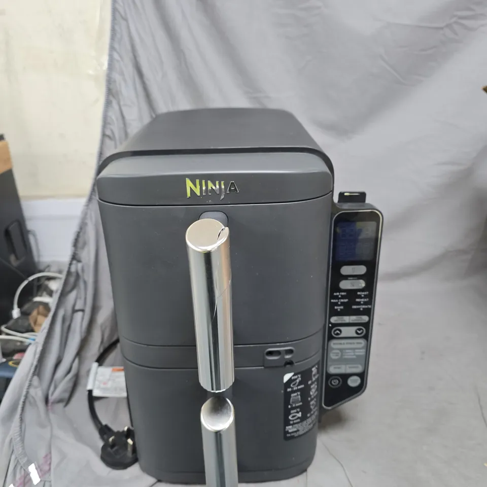 NINJA COUNTERTOP AIRFRYER – GREY WITH SIDE CONTROL PANEL 