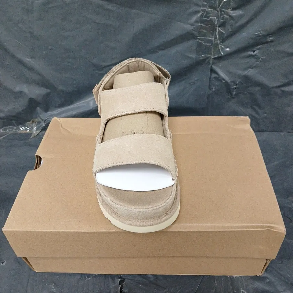 BOXED PAIR OF UGG GOLDEN SANDAL UK 4
