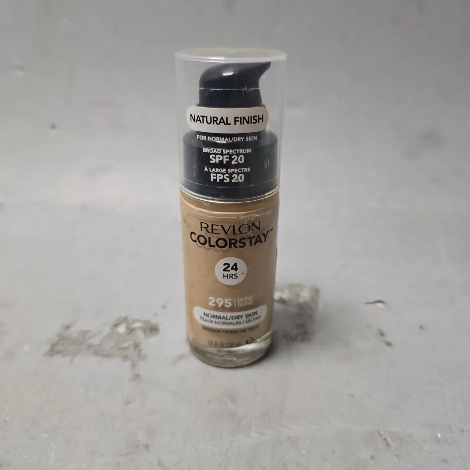 BOXED OF APPROXIMATELY 30 REVLON COLORSTAY 295 DUNE 