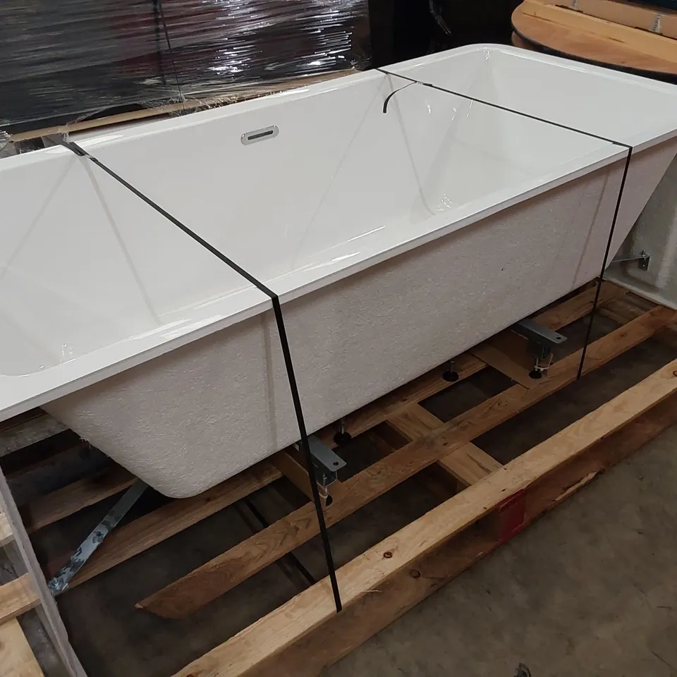 DESIGNER BACK TO WALL BATH IN WHITE 