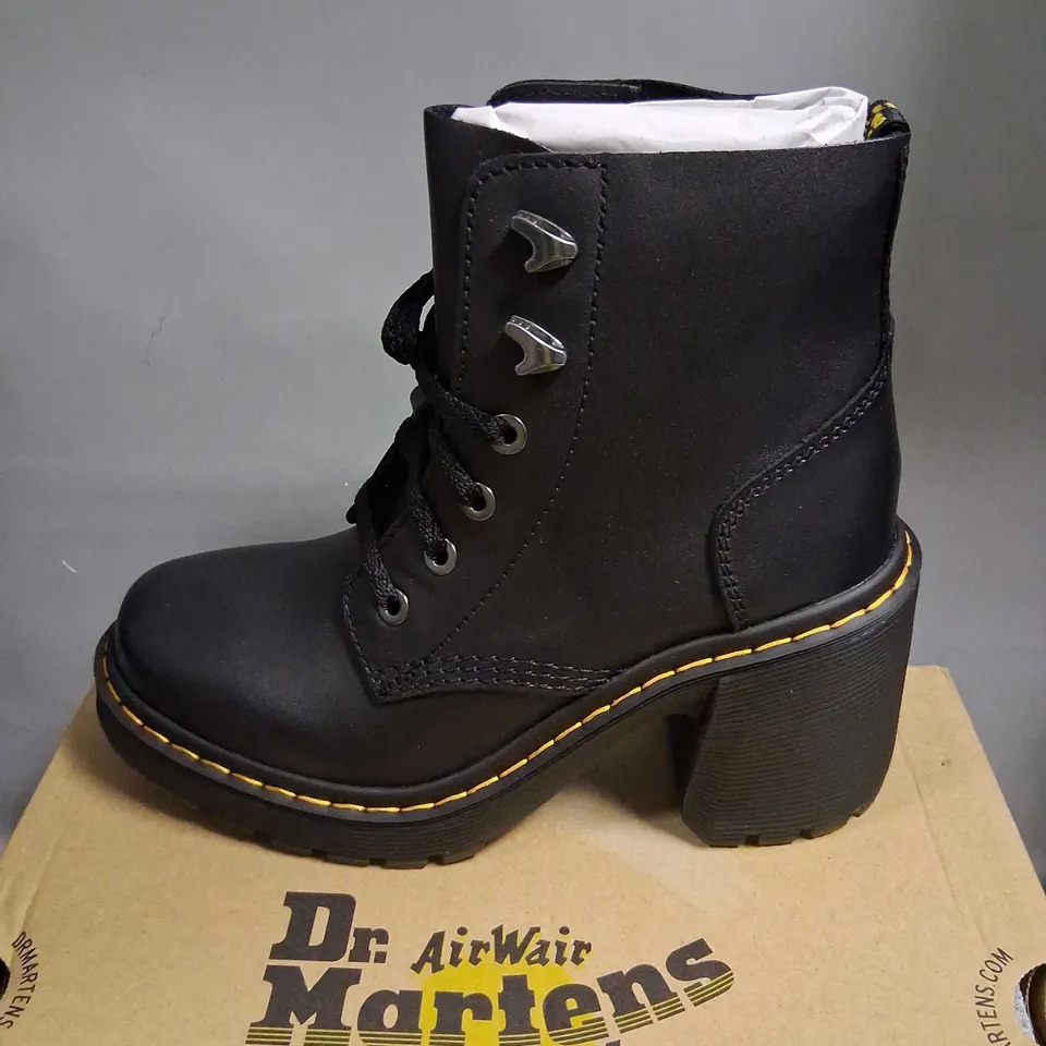 BOXED DR MARTENS JESY BLACK SENDAL SIZE 5