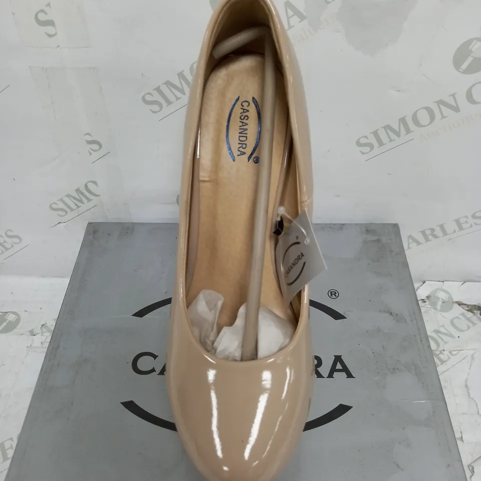 NUDE PATENT STILLETTO SIZE 6