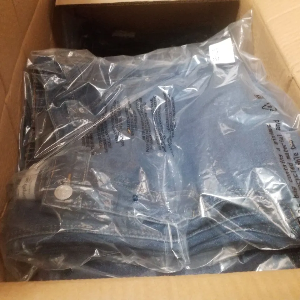 BOX CONTAINING APPROXIMATELY 12 BRAND NEW SIMPLY BE MID BLUE PLEAT DETAIL WIDE LEG JEANS - SIZE 12R