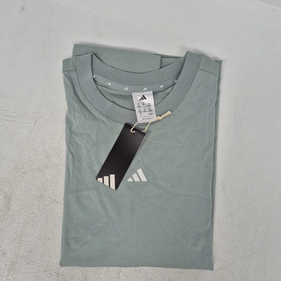 ADIDAS ESSENTIALS SMALL LOGO T-SHIRT IN GLACIER BLUE SIZE 1X (20-22)