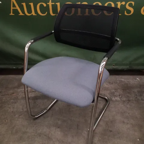 SET OF 5 MESH BACKED CHAIRS - GREY CUSHION 