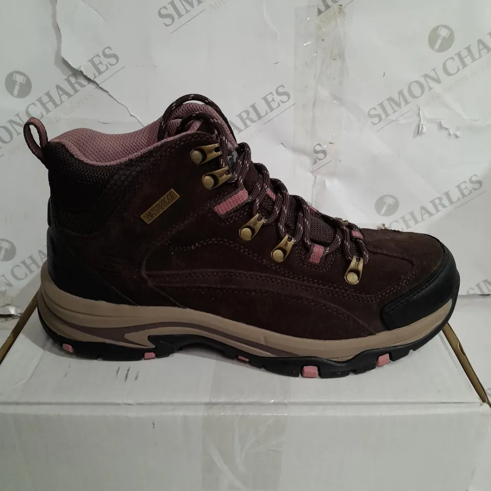 SKECHERS TREGO ALPINE TRAIL WATERPROOF BOOTS, CHOCOLATE, UK 5.5