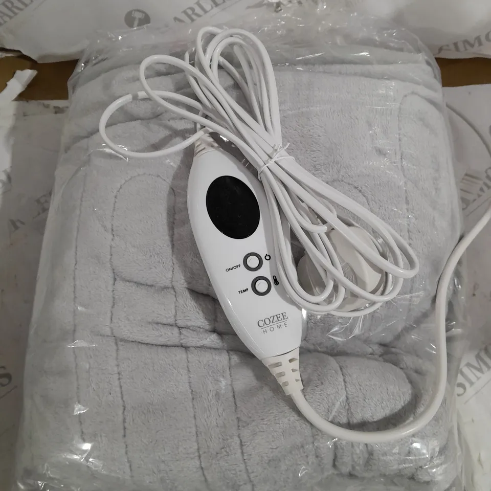BOXED COZEE HOME VELVETSOFT HEATED THROW IN LIGHT GREY