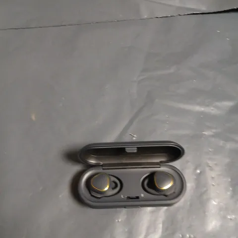 SAMSUNG WIRELESS EARBUDS WITH CHARGING CASE – BLACK