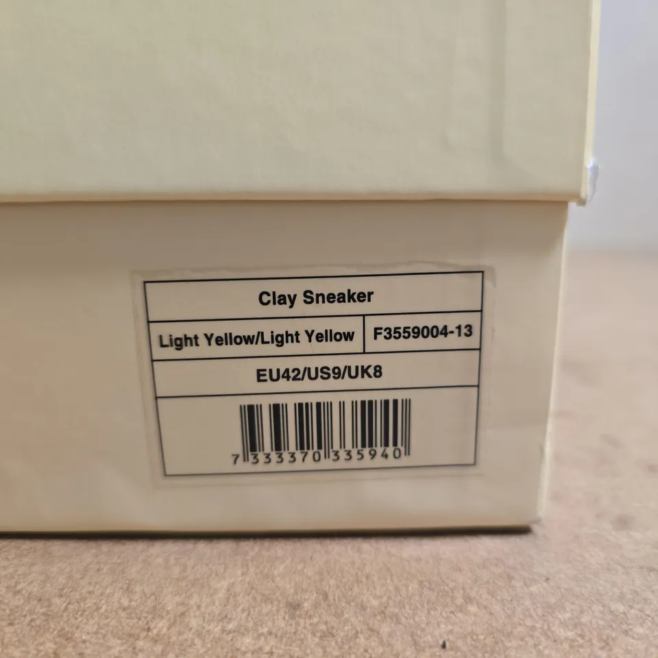 BOXED PAIR OF AXEL ARIGATO CLAY SNEAKER – LUK SIZE 8