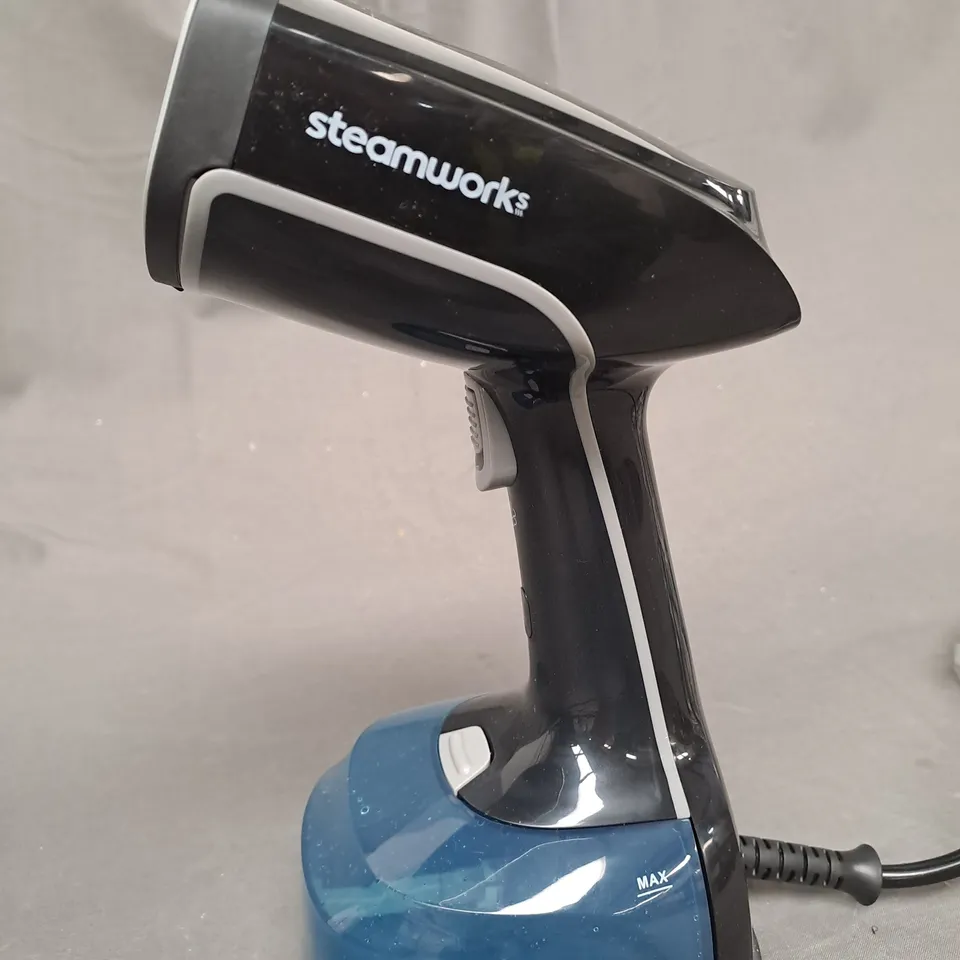 BOXED STEAMWORKS GARMENT STEAMER