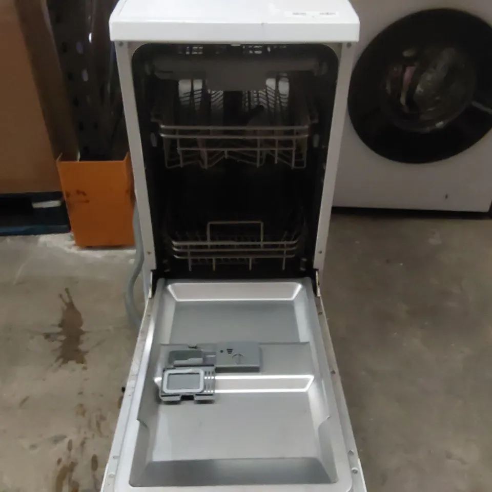 HISENSE SLIMLINE DISHWASHER - WHITE