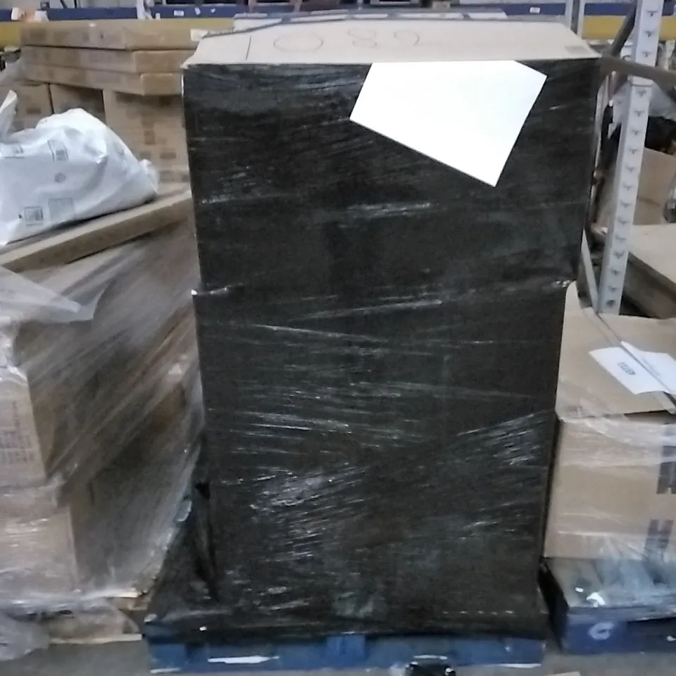 PALLET OF ASSORTED ITEMS INCLUDING LED HEADLAMP, SAMHITA STAR DREAMCATCHER, CHRISTMAS TREE TOPPER LIGHT, HELA TOMATO KETCHUP, FROZEN MAGIC SQUEEZE CUP, JUVALE PARTY FAVOR BAGS