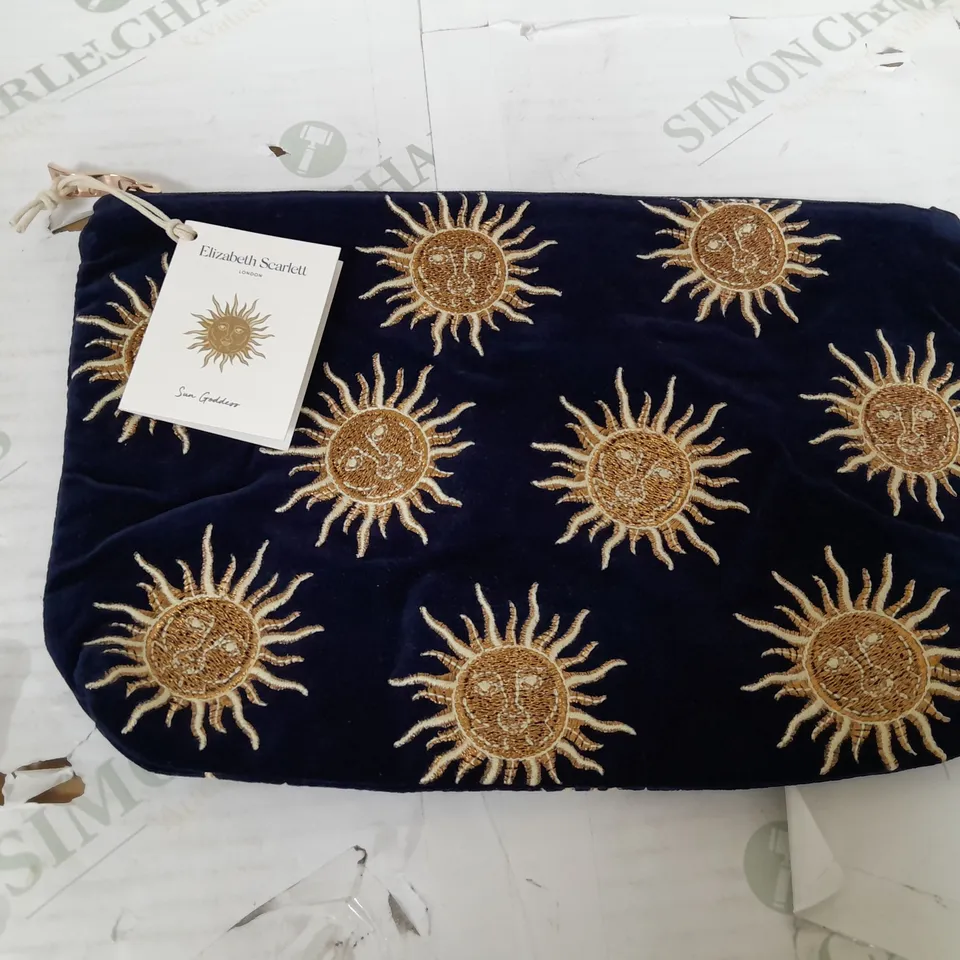 ELIZABETH SCARLETT NAVY VELVET EVERYDAY POUCH