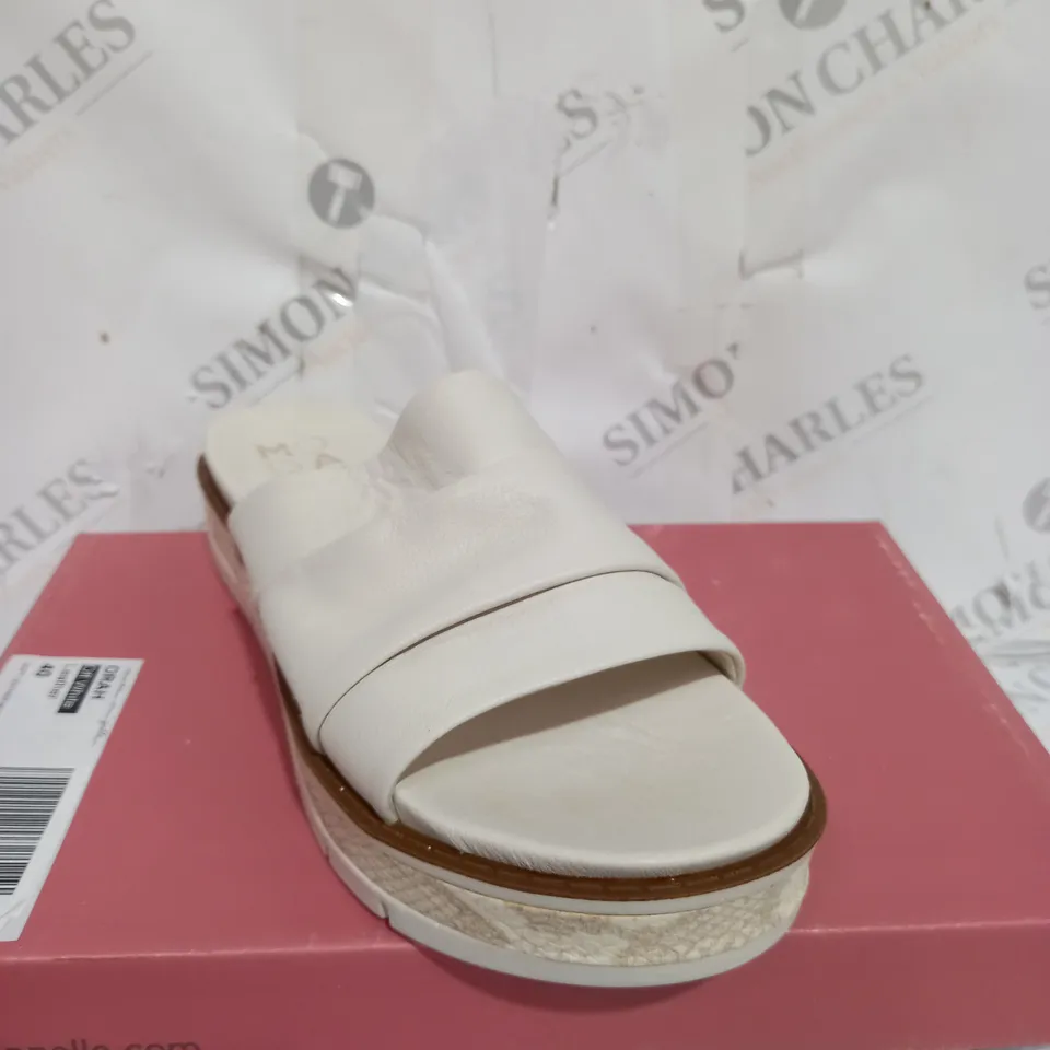 BOXED MODA IN PELLE WHILE SLIDER SANDALS - SIZE 7 