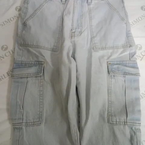 BOOHOO LIGHT DENIM CARGO JEANS - UK 10