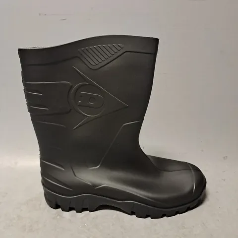 DUNLOP BLACK WELLIES - SIZE 42