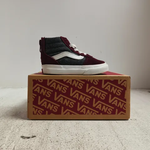 BOXED PAIR OF VANS WARD HI ZIP INFANT SHOES IN BURGUNDY/GREY SIZE UK 5