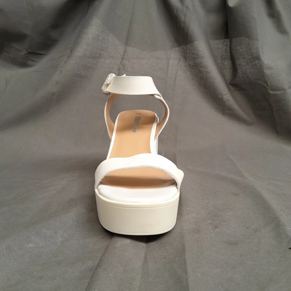 BOX OF APPROX 20 TO INCLUDE NEW LOOK OPEN TOE HIGH HEELS IN CREAM - VARIOUS SIZES