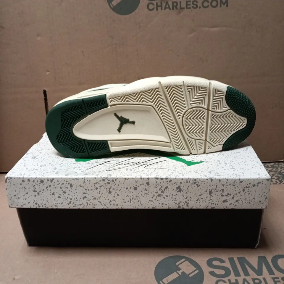 NIKE WMNS AIR JORDAN 4 RM GREEN/WHITE – UK 7.5 (US 10)