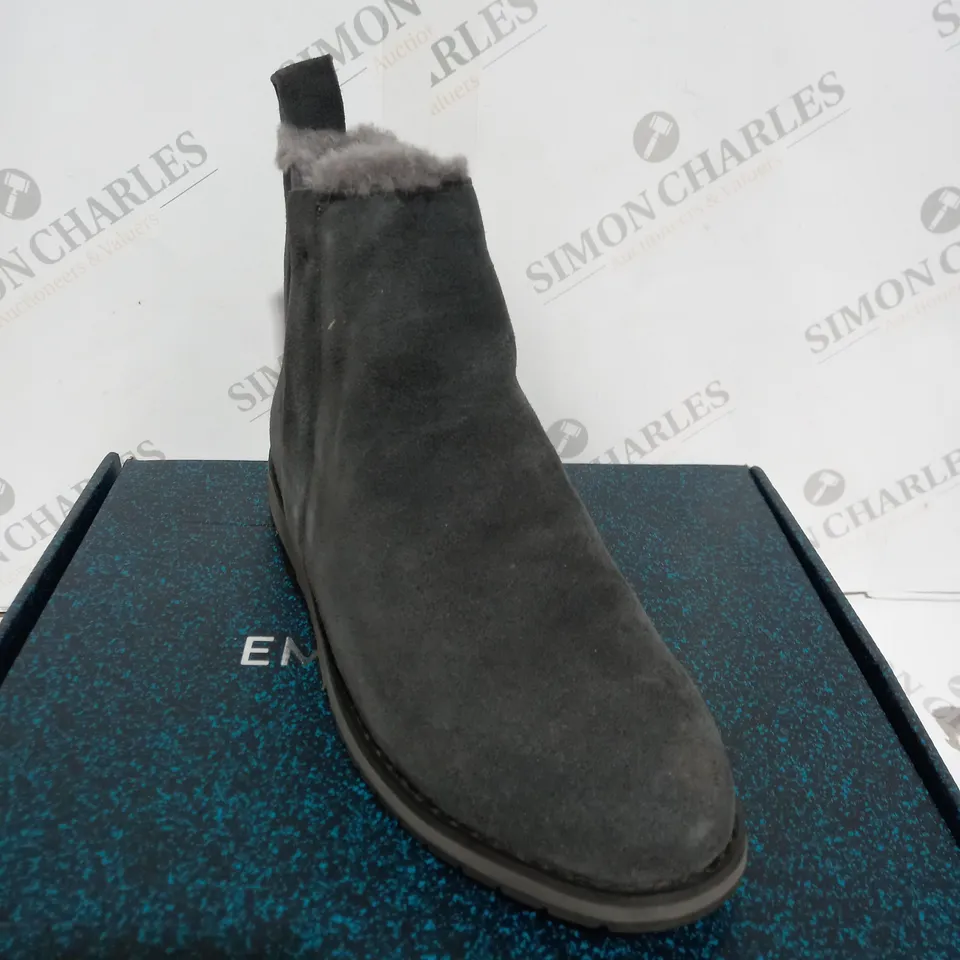 BOXED EMU PANU BOOTS, DARK GREY - SIZE 7