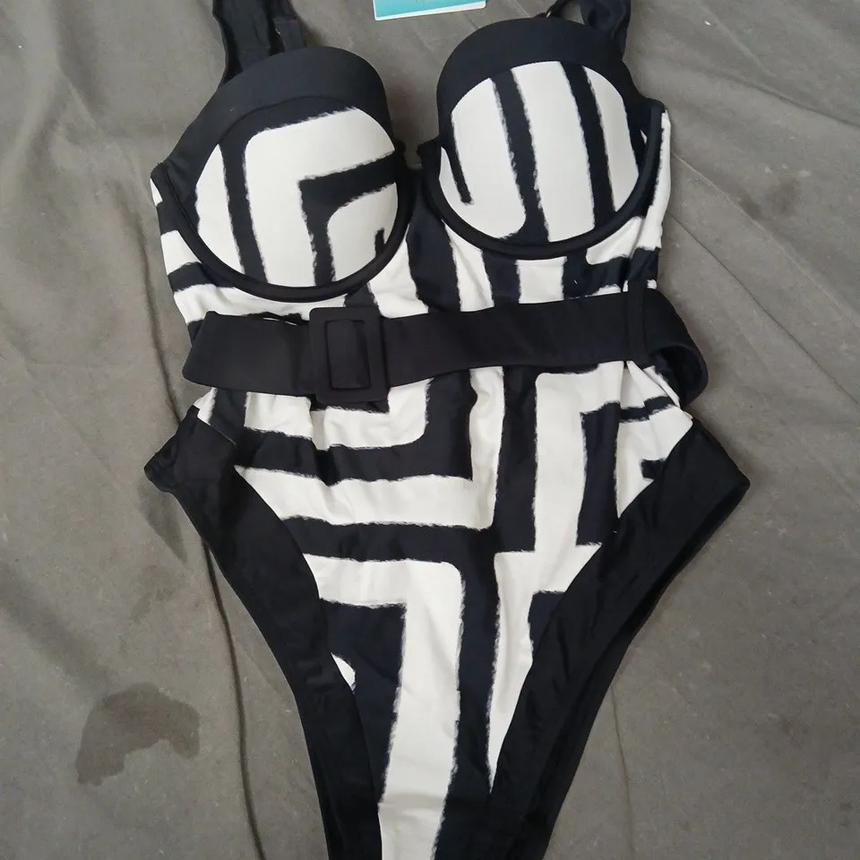 NEW LOOK SERENA ONE PIECE SWIM SUIT - UK 32D
