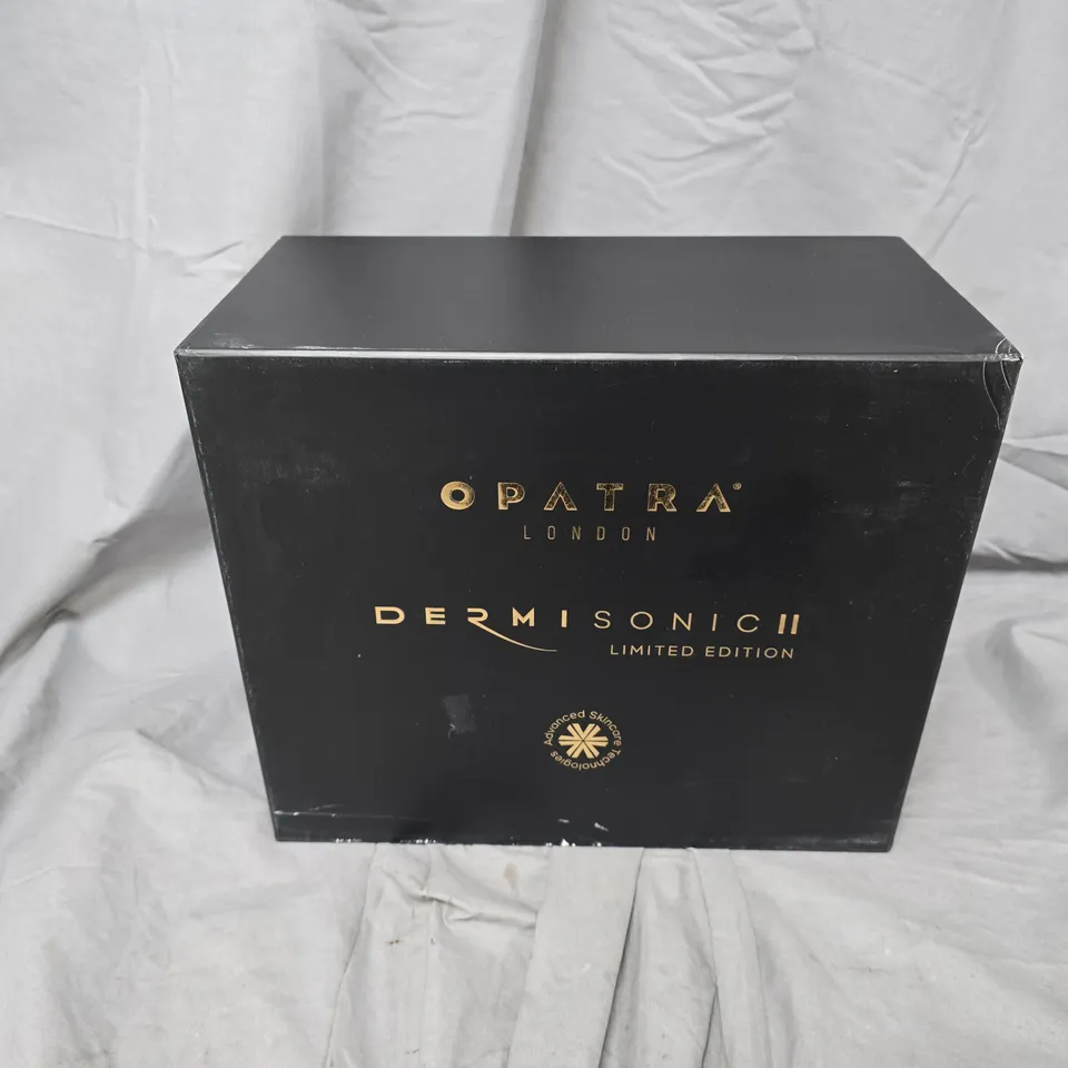 DERMISONIC II LIMITED EDITION GOLD FACIAL TREATMENT DEVICE – BOXED SET