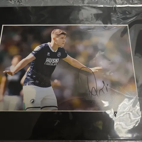 KEVIN NISBET SIGNED FRAMED PHOTOGRAPH – SPORTS MEMORABILIA (FIRMA STELLA COA)