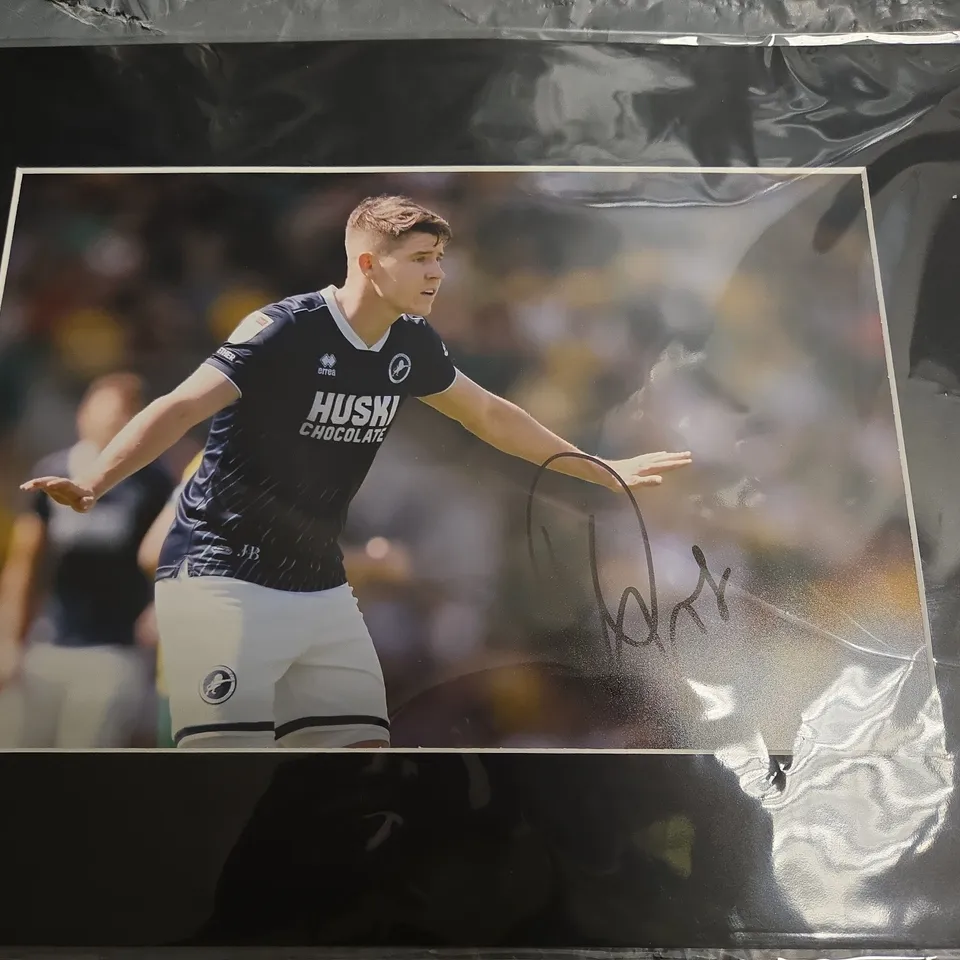KEVIN NISBET SIGNED FRAMED PHOTOGRAPH – SPORTS MEMORABILIA (FIRMA STELLA COA)