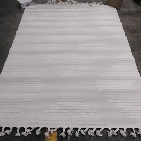 BALYNDA ORIENTAL MACHINE WOVEN AREA RUG APPROXIMATELY 220X160CM