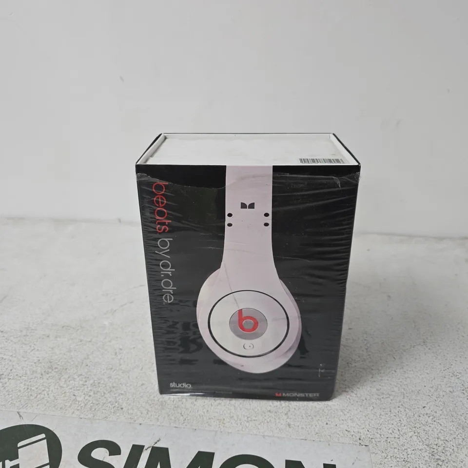 BEATS BY DR. DRE STUDIO HEADPHONES – WHITE, BOXED