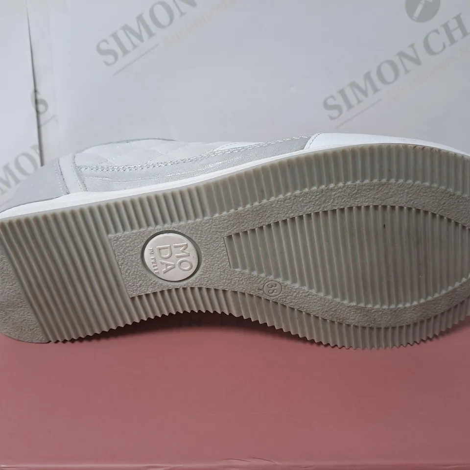 MODA IN PELLE BOXED WHITE LEATHER  ZIPPED TRAINERS SIZE 5
