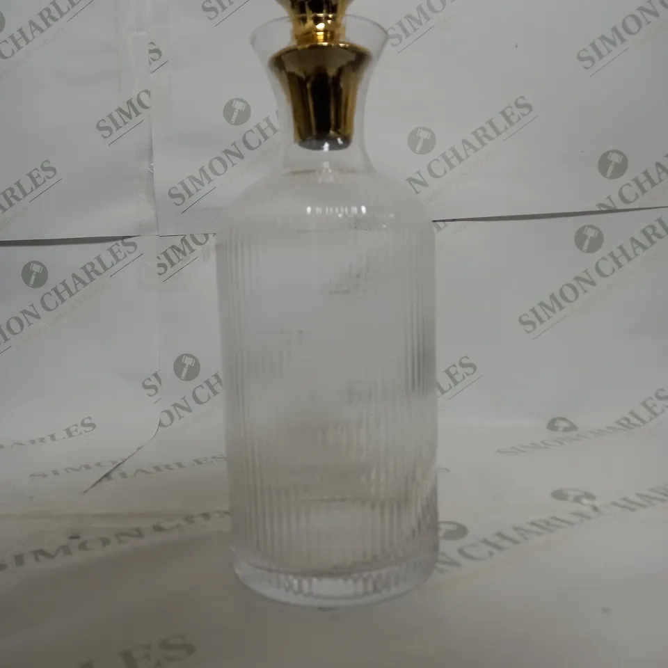 BUNDLE BERRY AMANDA HOLDEN DECANTER 
