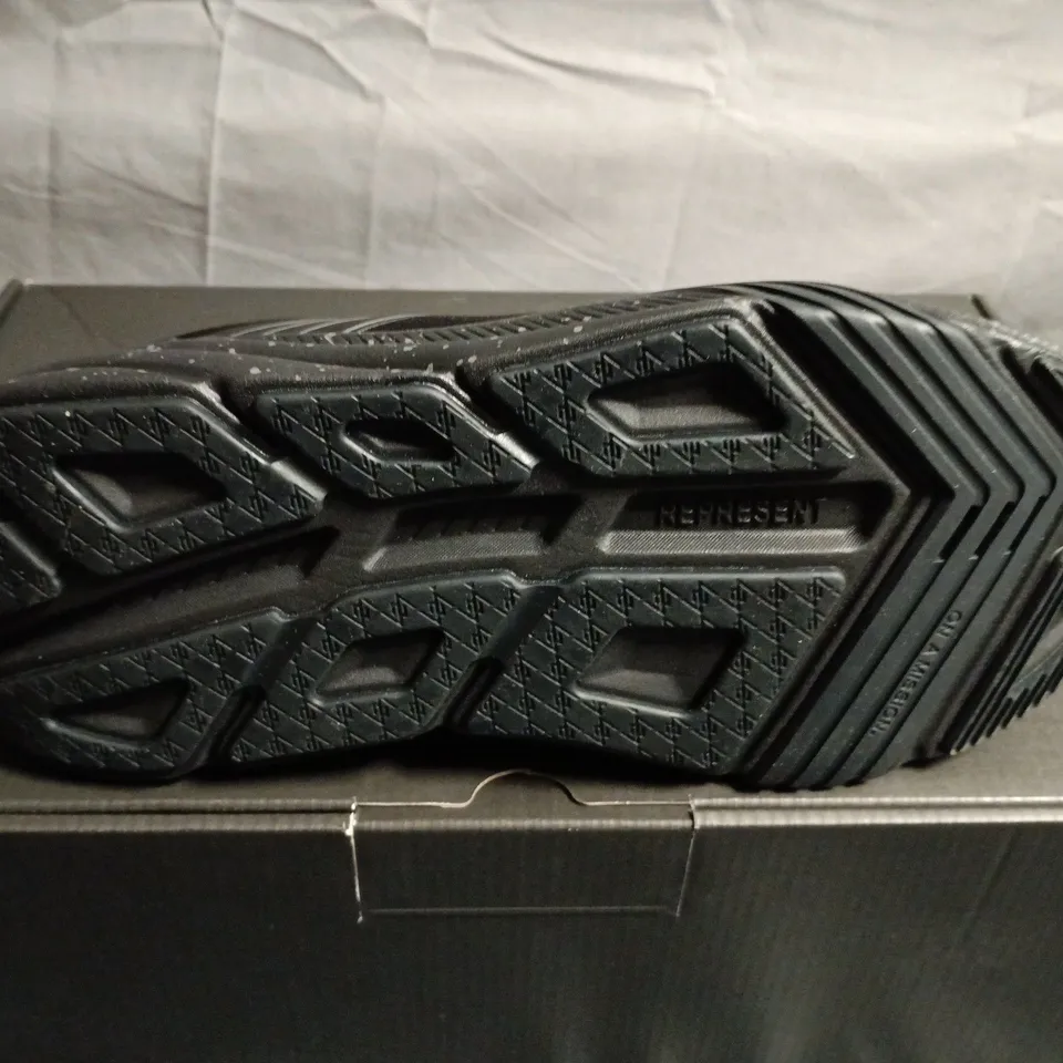 BOXED PAIR OF REPRESENT BLACK TRAINERS – MEN'S - UK SIZE 10