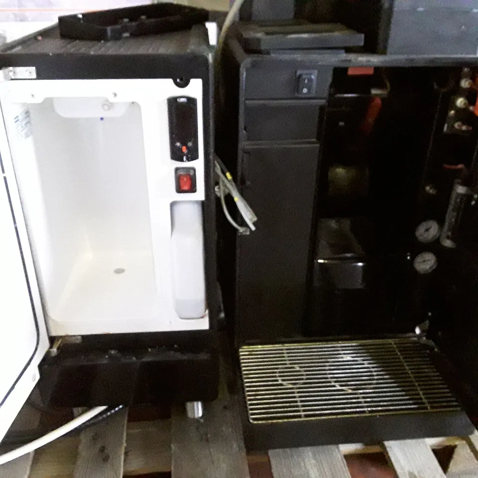 FRANKE FCS4043 COMMERCIAL COFFEE MACHINE WITH MILK FRIDGE