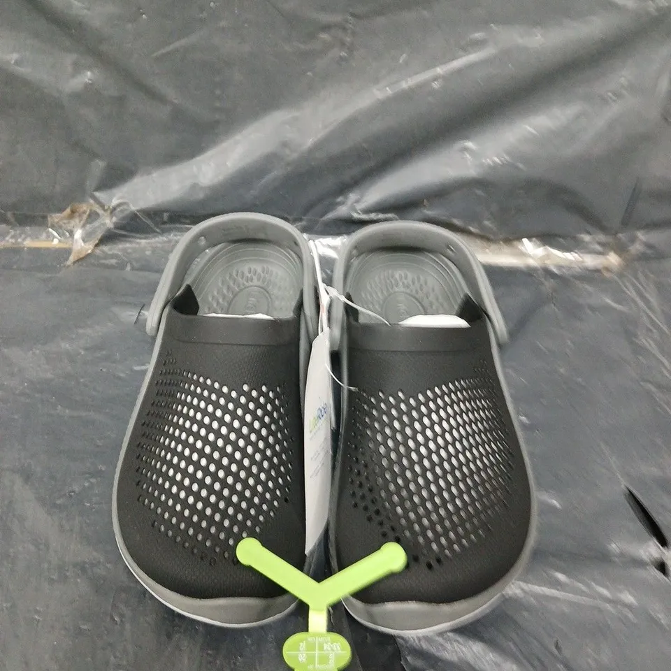 PAIR OF CROCS LITERIDE 360 CLOGS - UK SIZE J2