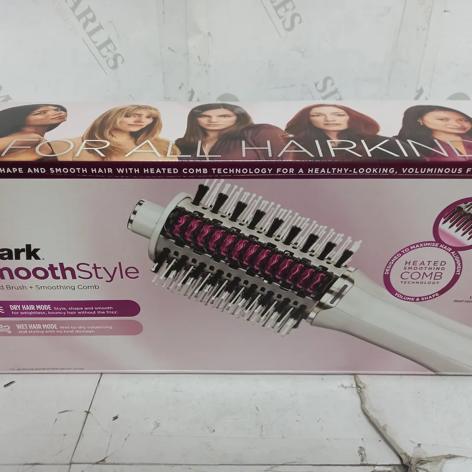 BOXED SHARK SMOOTHSTYLE HOT BRUSH & SMOOTHING COMB