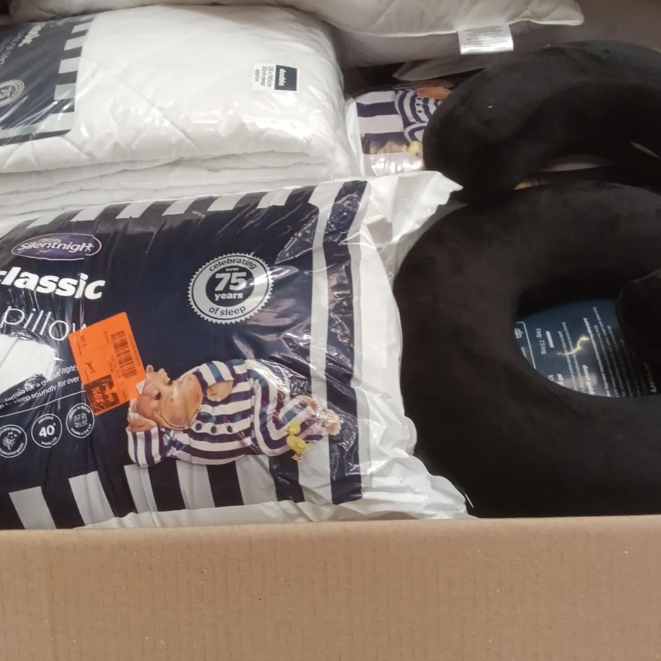 PALLET CONTAINING A LARGE QUANTITY OF MATTRESS TOPPERS, SILENT HILL PILLOWS, SIMILAR ITEMS ETC
