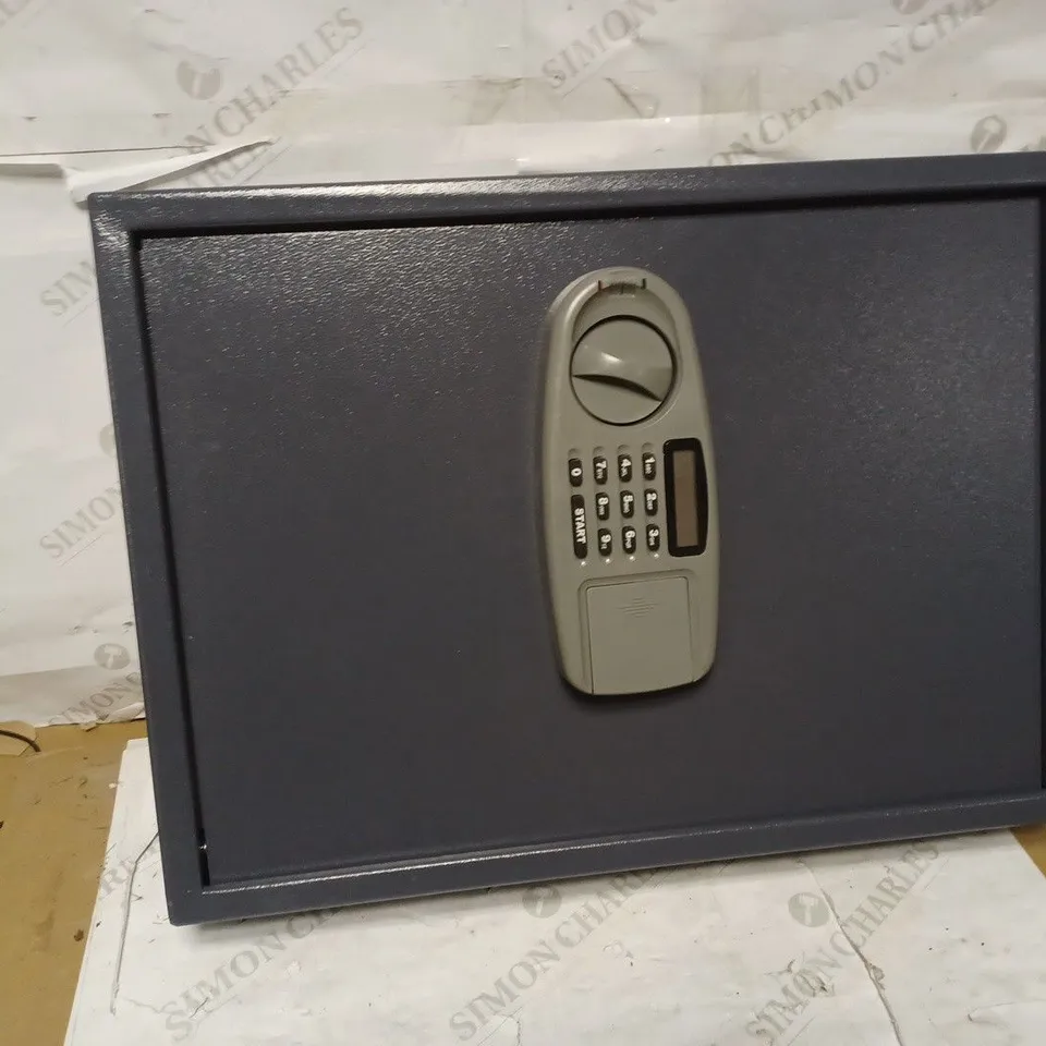 YALE HEAVY DUTY SAFE 
