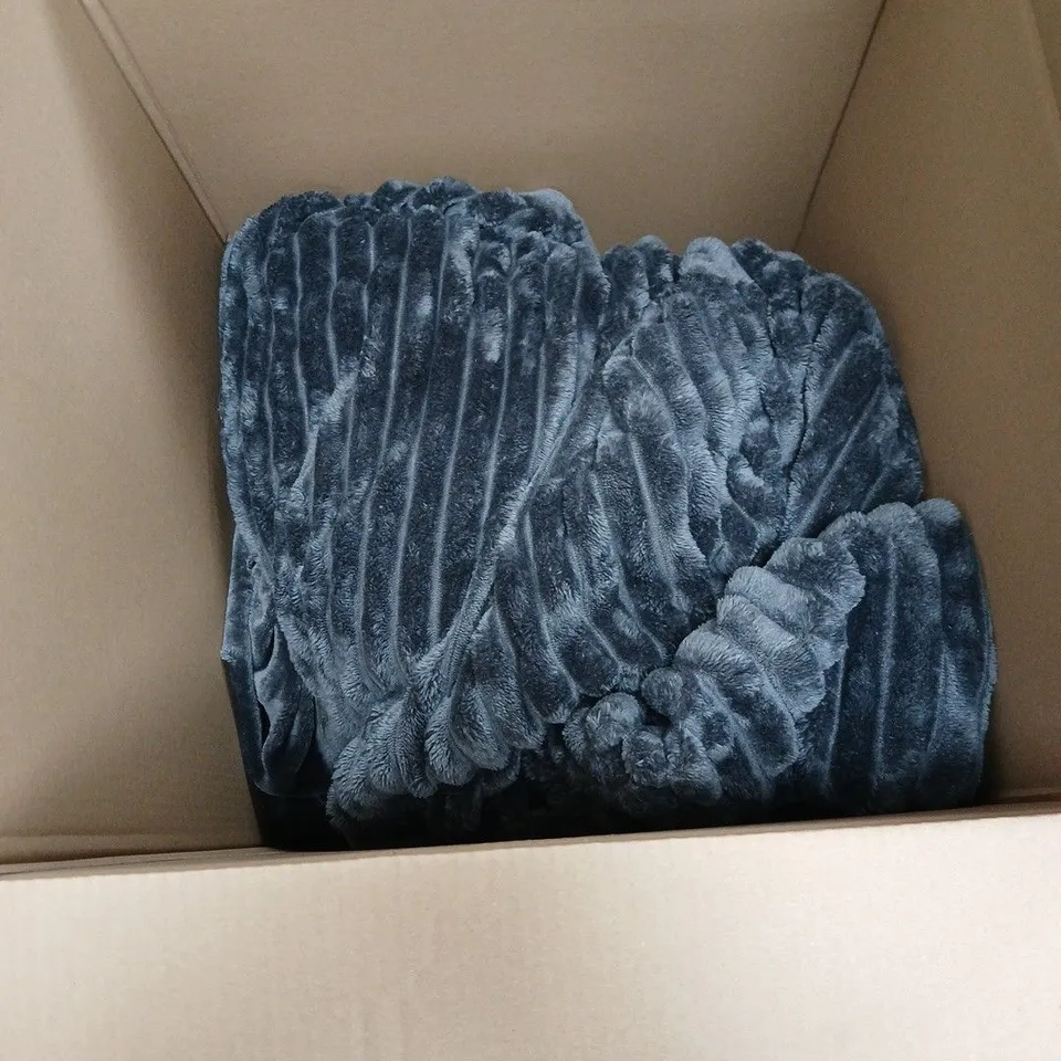 COZEE HOME VELVET SOFT COCOON 4 PIECE BED SET WITH PILLOW CASES