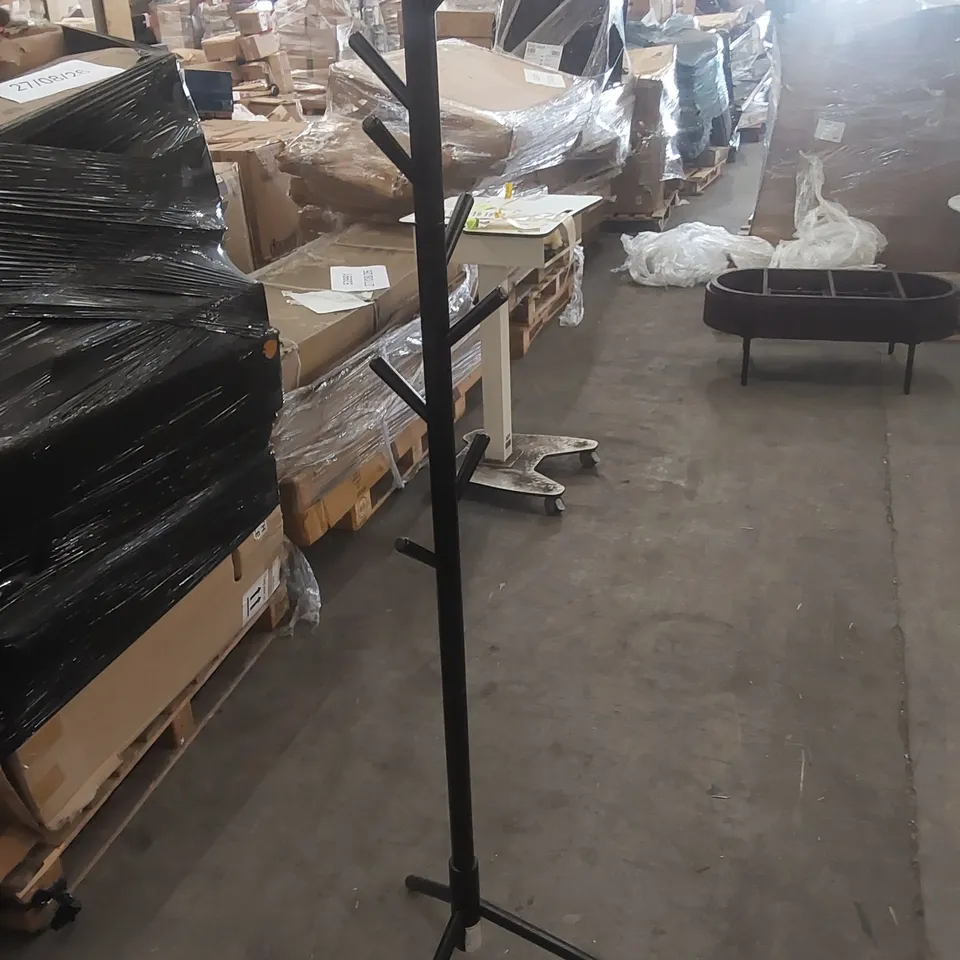 BLASER COAT STAND