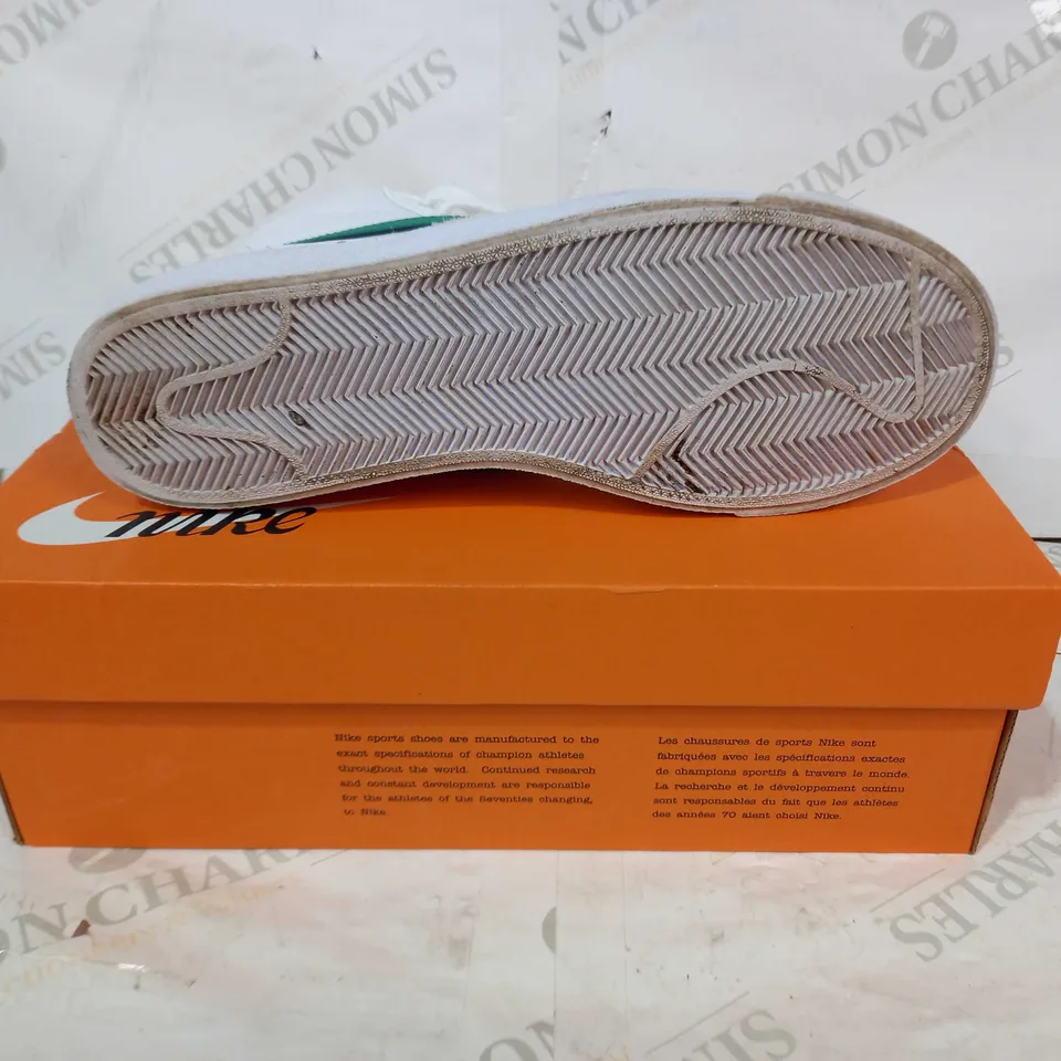 BOXED PAIR OF NIKE BLAZER '77 VINTAGE TRAINERS IN WHITE/GREEN UK SIZE 8.5