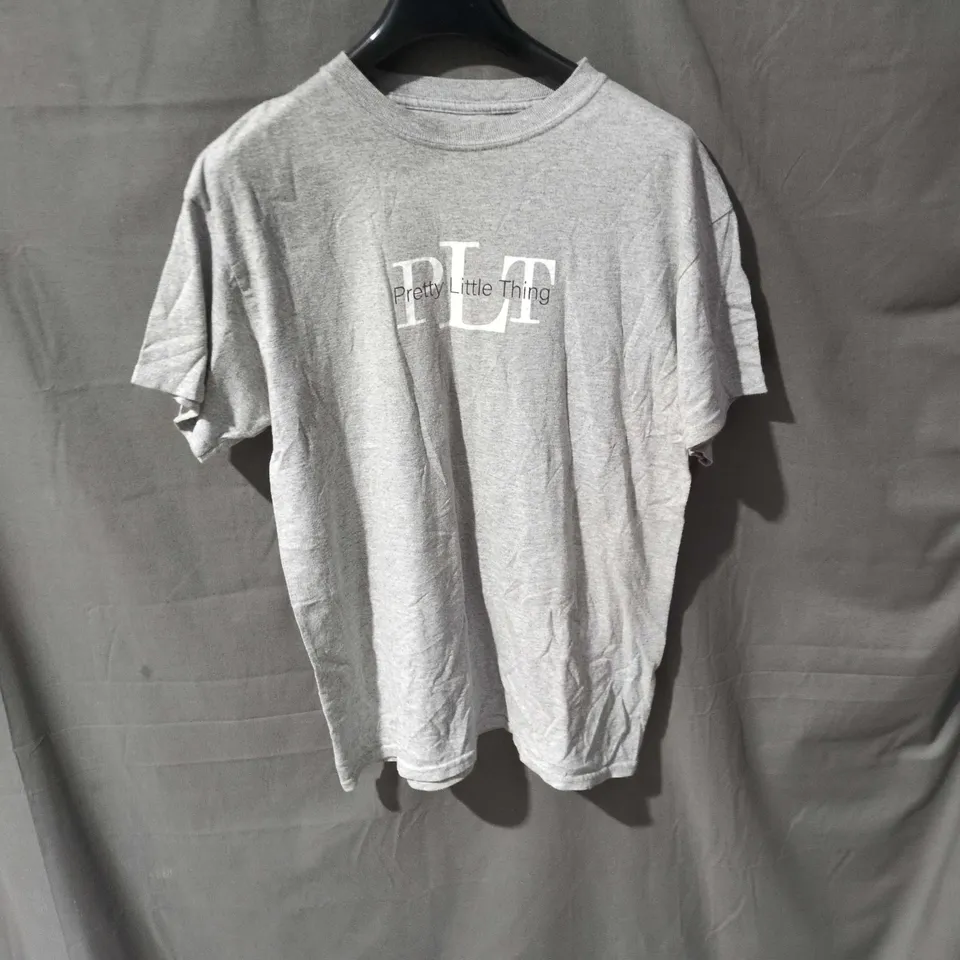 PRETTYLITTLETHING GREY T-SHIRT – UK SIZE S
