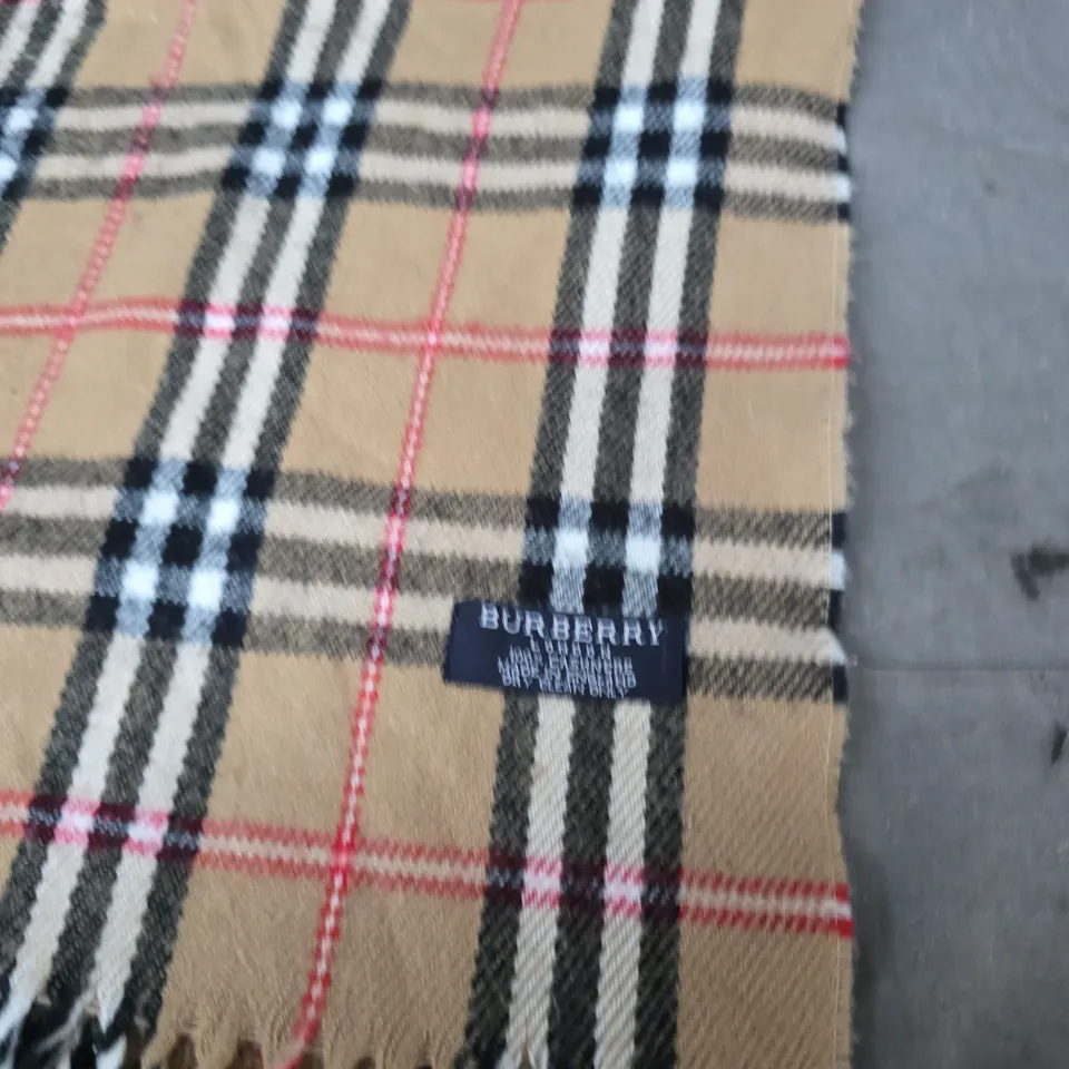 BURBERRY CHECK SCARF – CAMEL/BEIGE WITH FRINGE